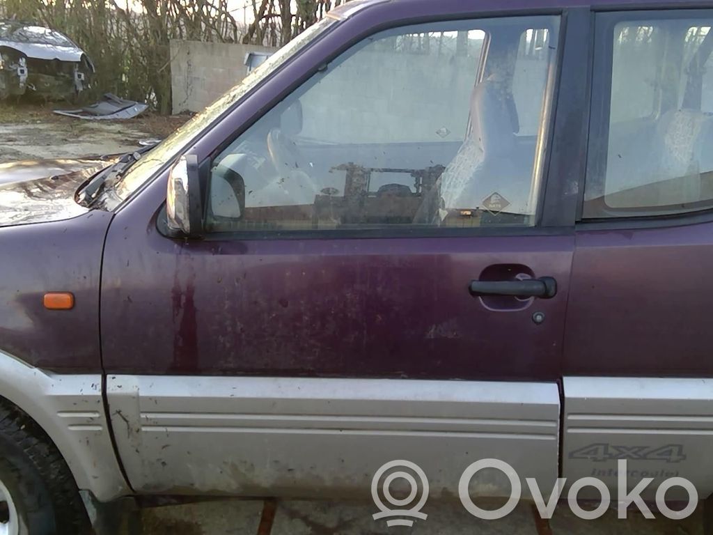 Nissan Terrano Priekinės durys 