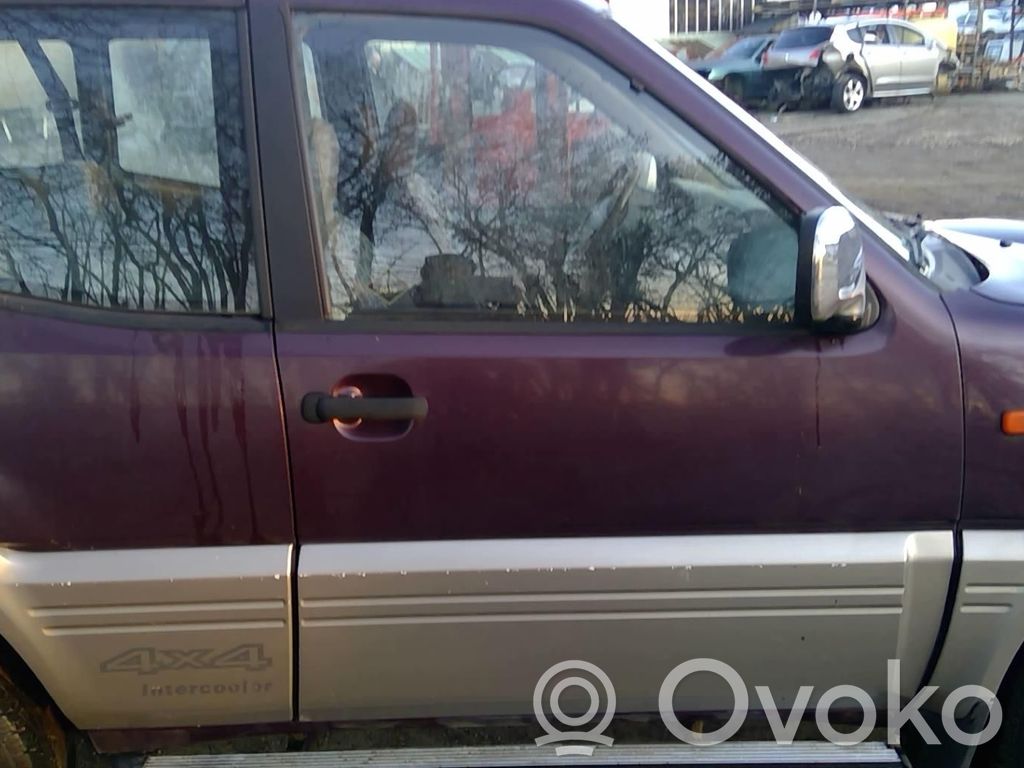 Nissan Terrano Дверь 
