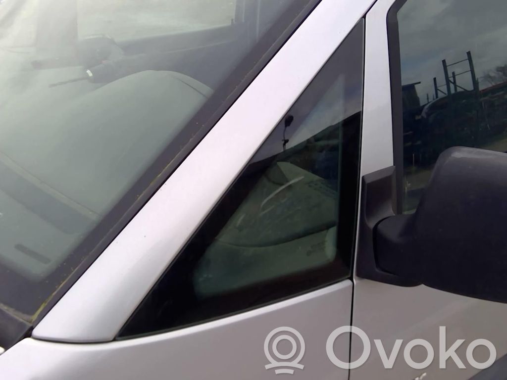 Citroen Jumpy Front triangle window/glass 