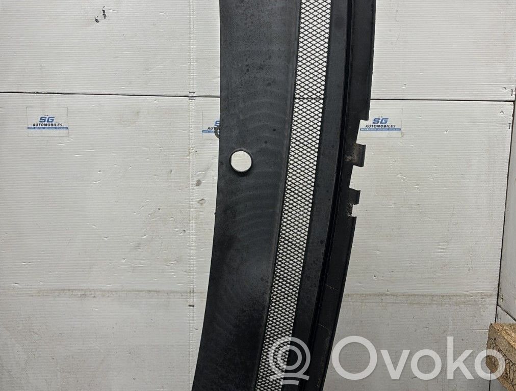 Ford Focus Wiper trim 