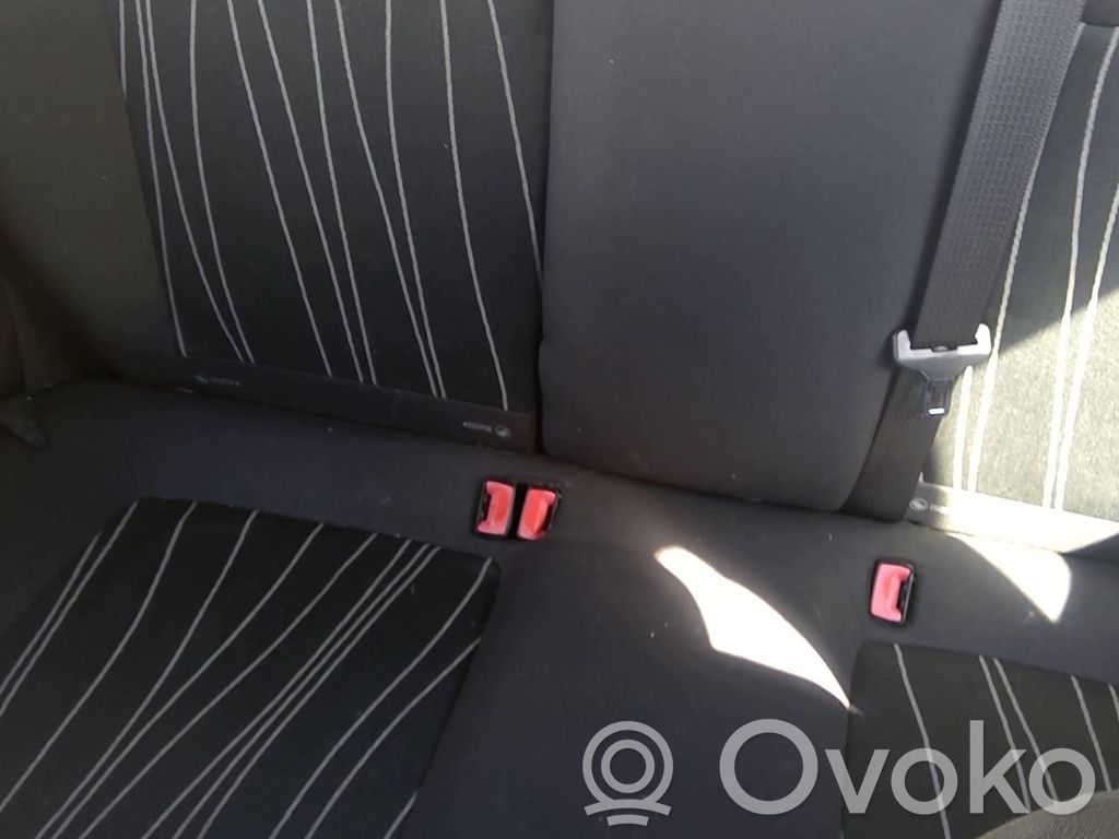 Opel Corsa D Takaistuin 