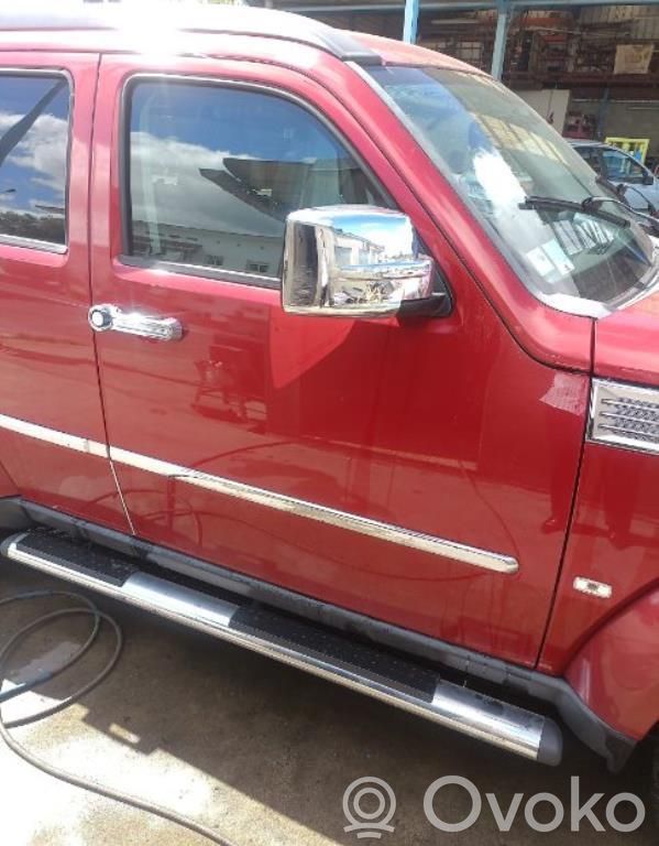 Dodge Nitro Durvis 
