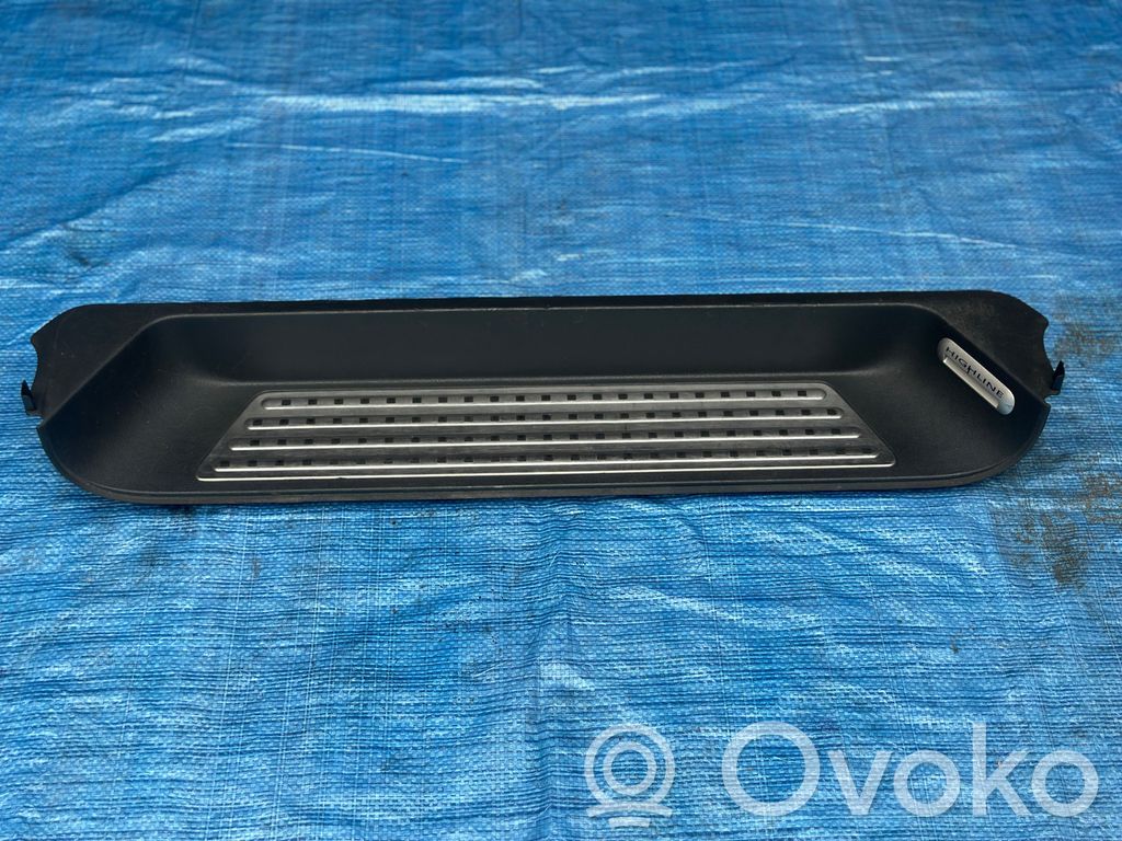 Volkswagen Multivan T5 Moldura protectora del borde trasero 