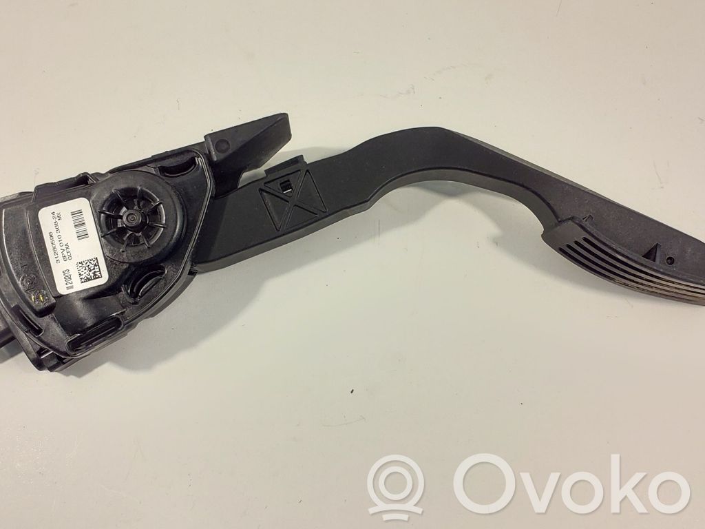 Volvo V40 Accelerator throttle pedal 