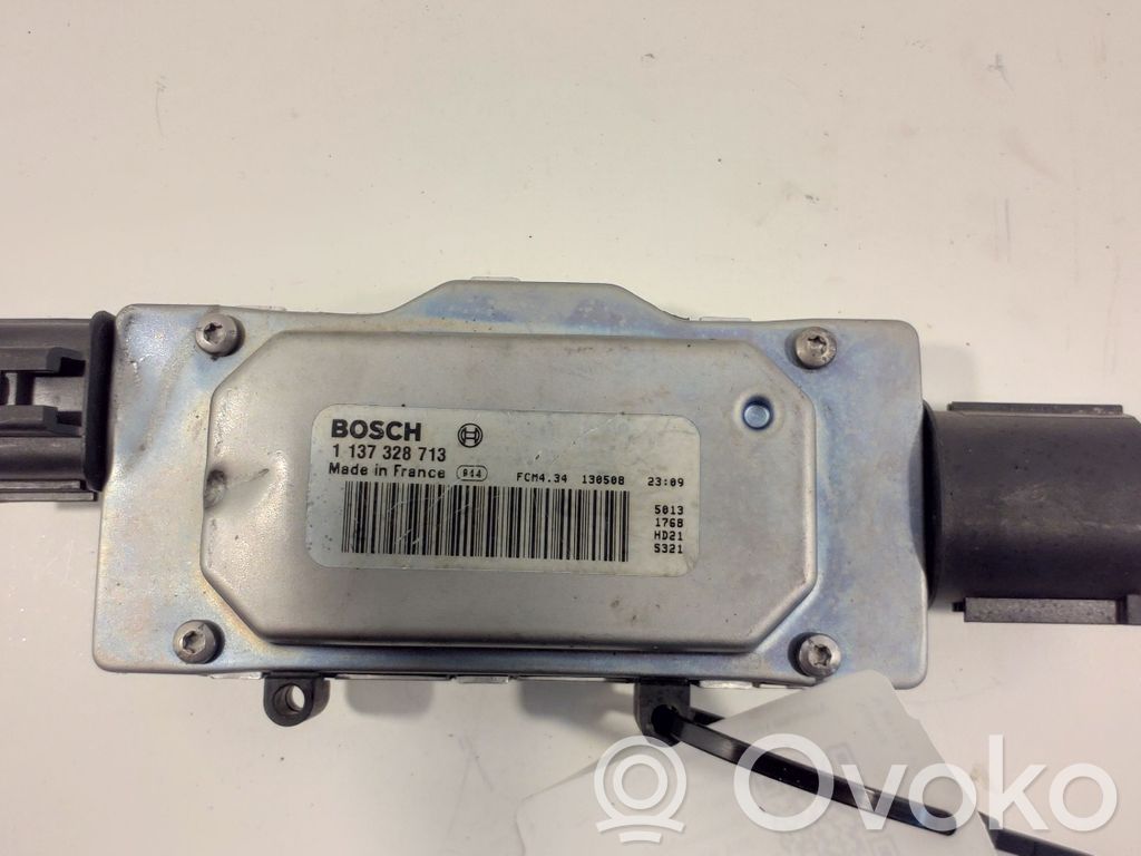 Volvo V40 Coolant fan relay 