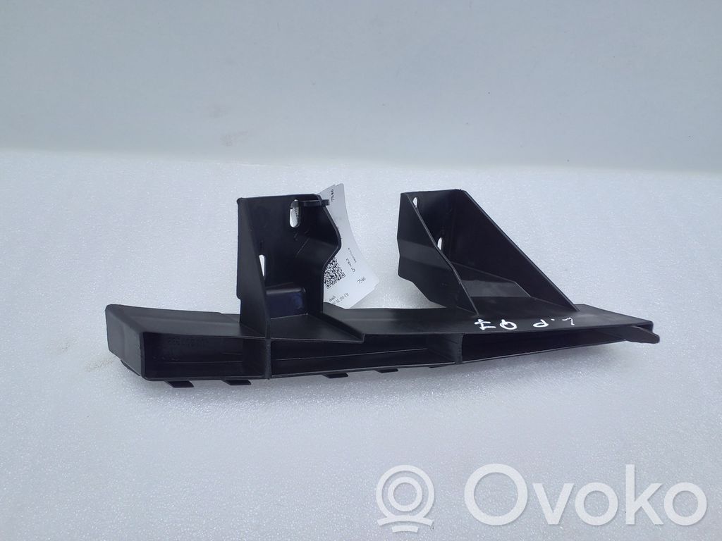 Audi Q7 4L Front bumper mounting bracket 