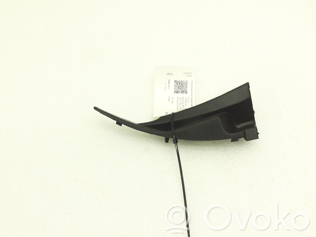 Mazda 3 II Windshield trim 