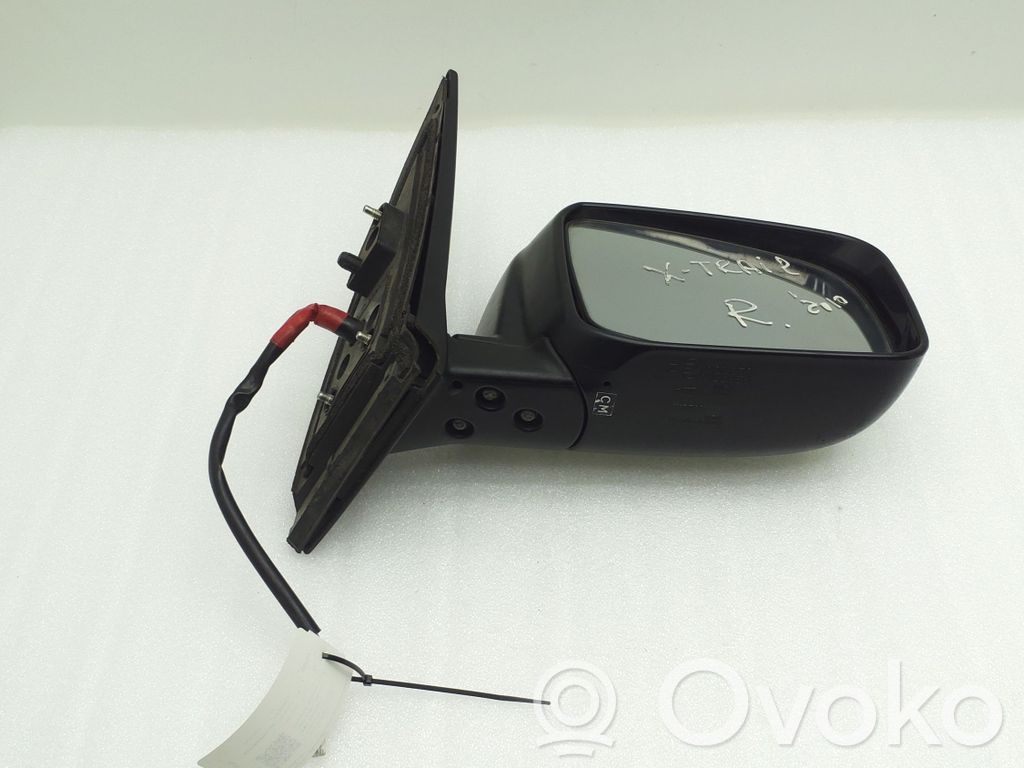 Nissan X-Trail T31 Front door electric wing mirror 