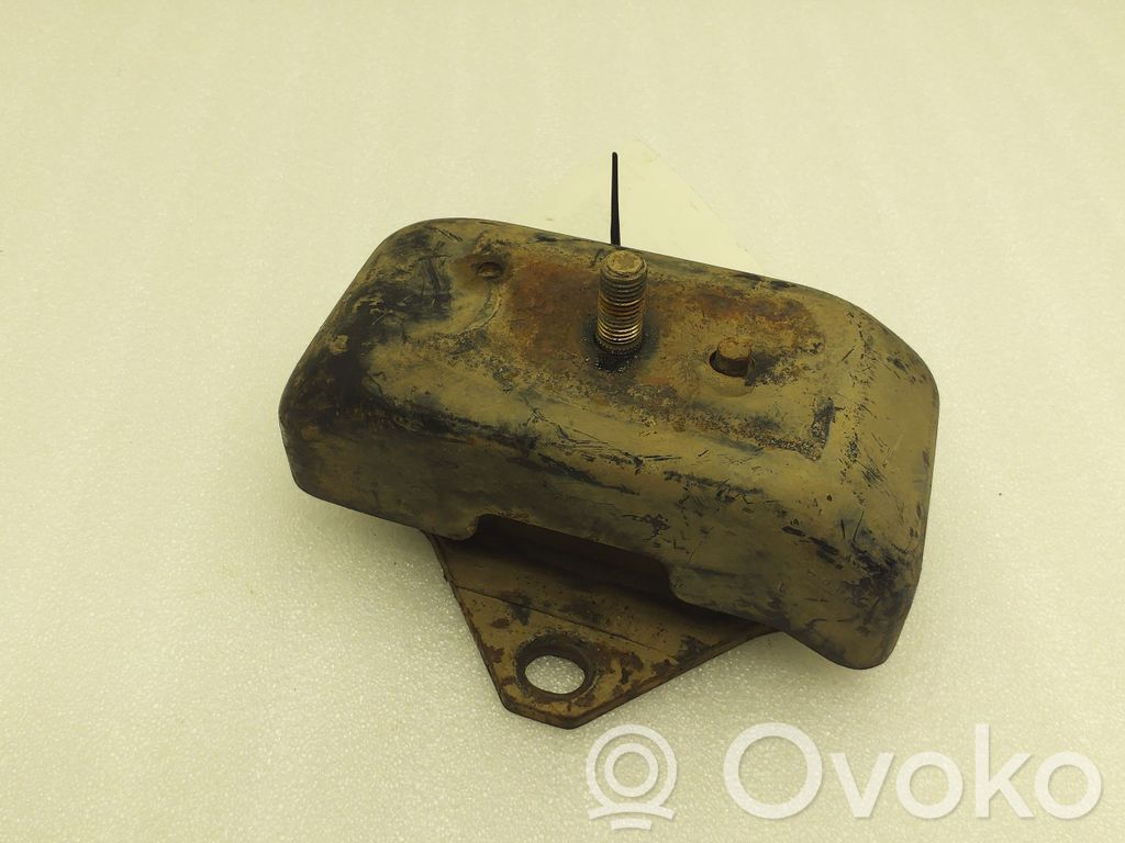Mitsubishi L200 Engine mount bracket 