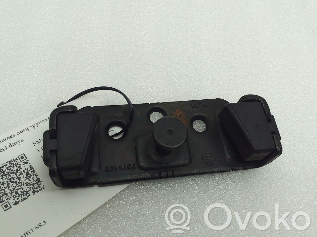 BMW 1 E81 E87 Loading door lock loop/hook striker 