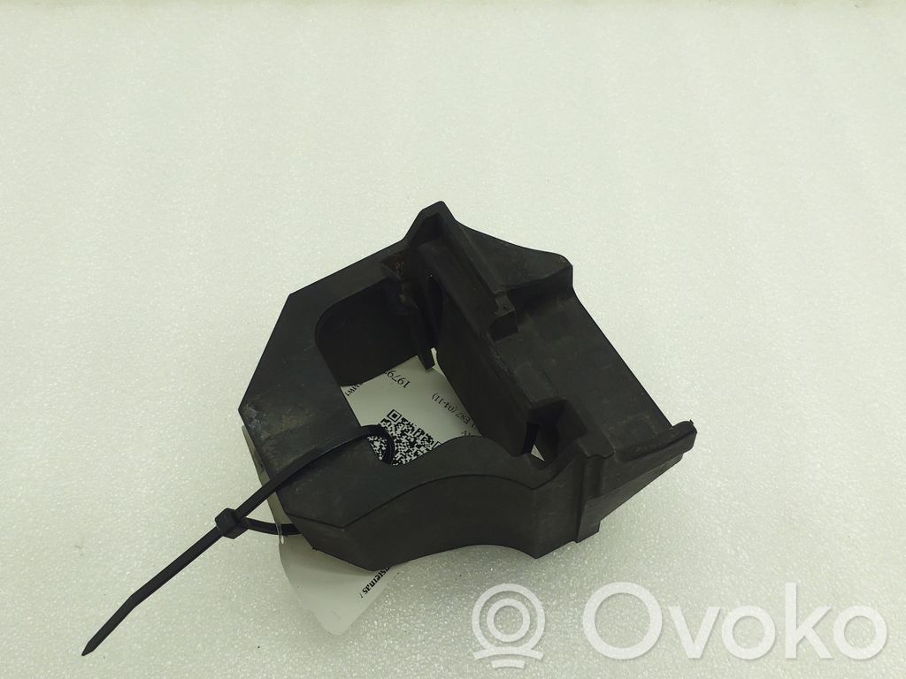 BMW 1 E81 E87 Radiator mount bracket 