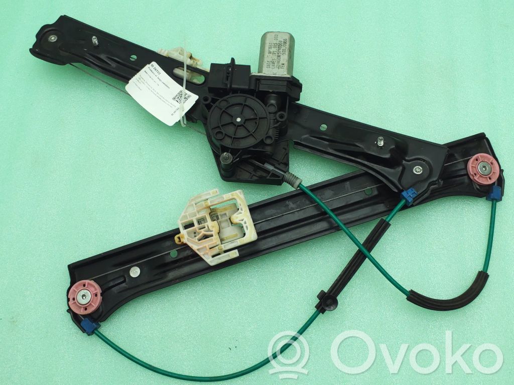 BMW 1 F20 F21 Front door window regulator with motor 