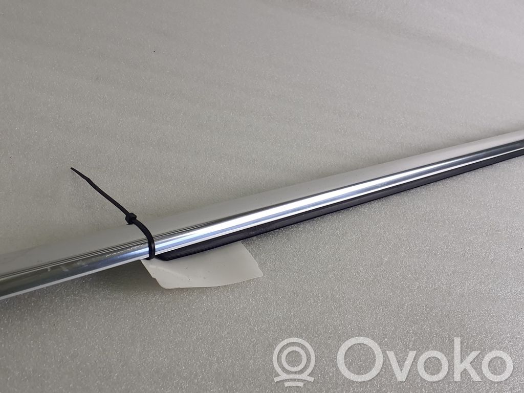 Opel Insignia A Priekinių durų stiklo apdaila 