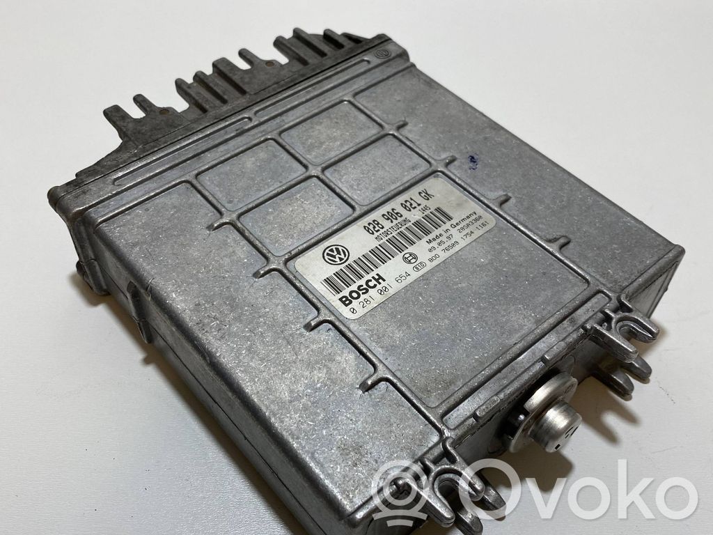 Volkswagen PASSAT B5 Engine control unit/module 