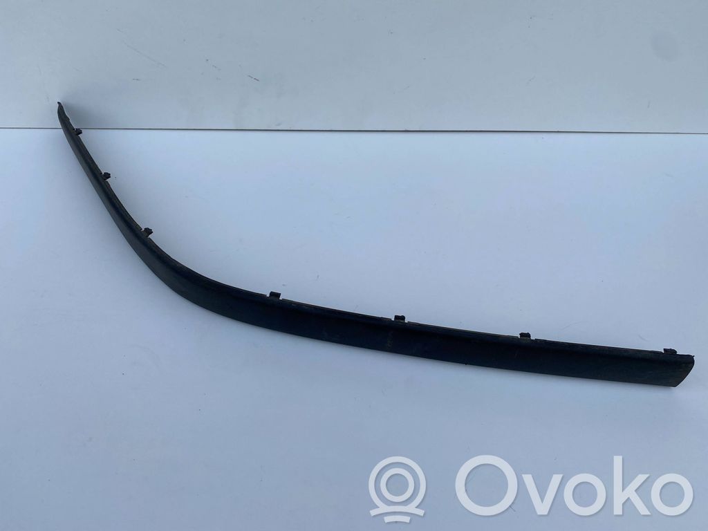 Front bumper splitter molding   8159352