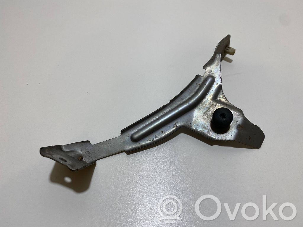 BMW 5 E60 E61 Fender mounting bracket 