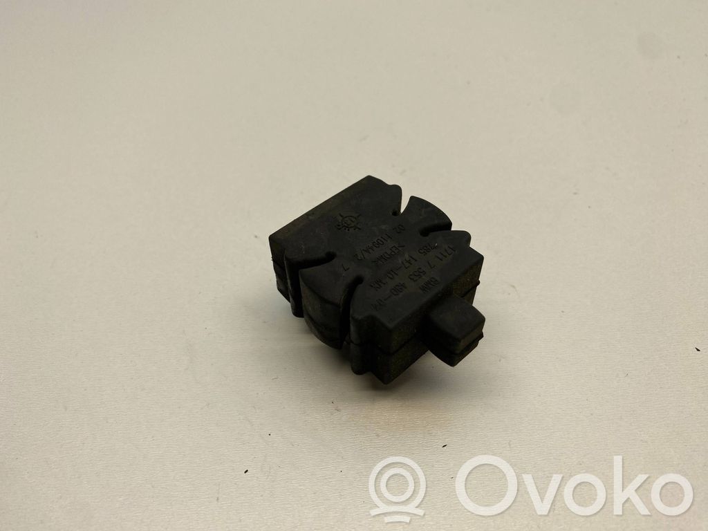 BMW X5 E70 Radiator mount bracket 