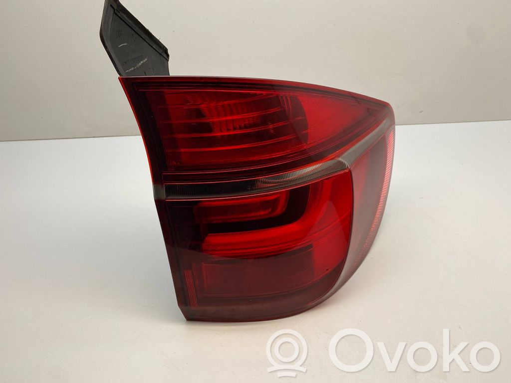 Rear/tail lights   7227792