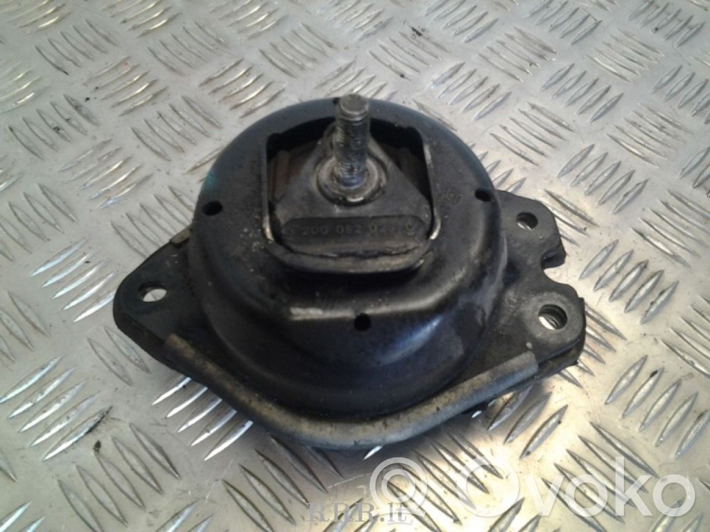 Engine mount bracket   8200052028