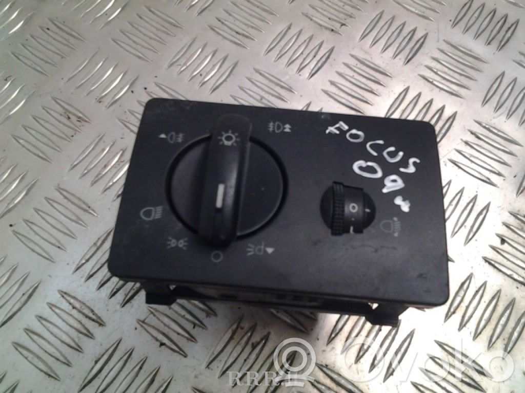 Ford Focus Light switch 
