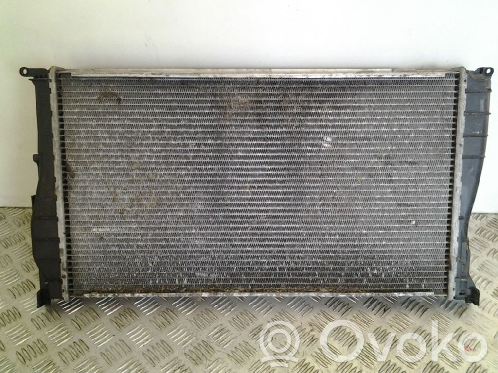 BMW 1 E81 E87 Dzesēšanas šķidruma radiators 