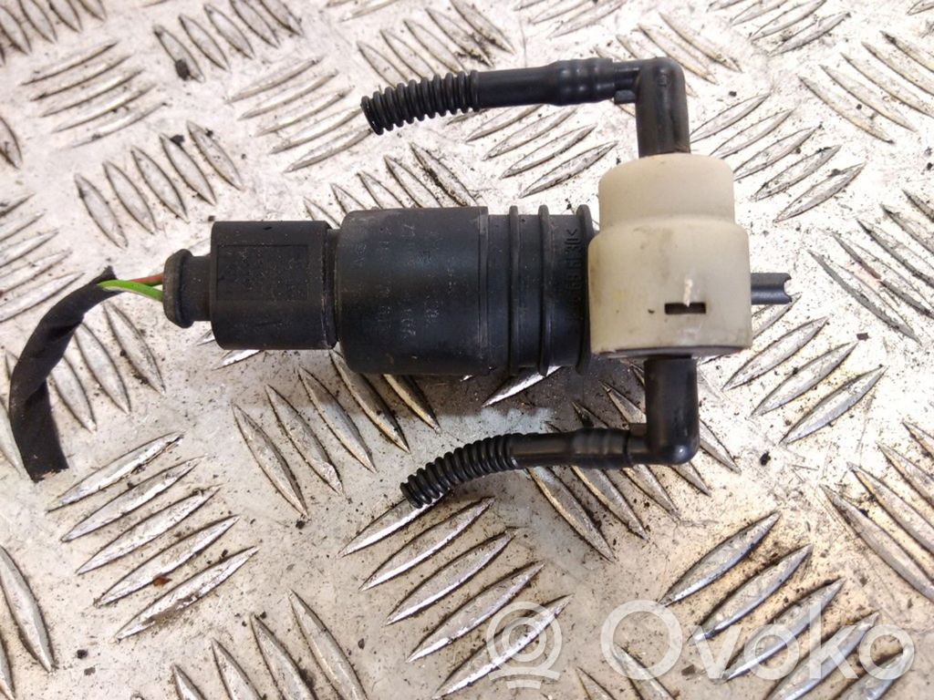 Audi A3 S3 A3 Sportback 8P Windscreen/windshield washer pump 