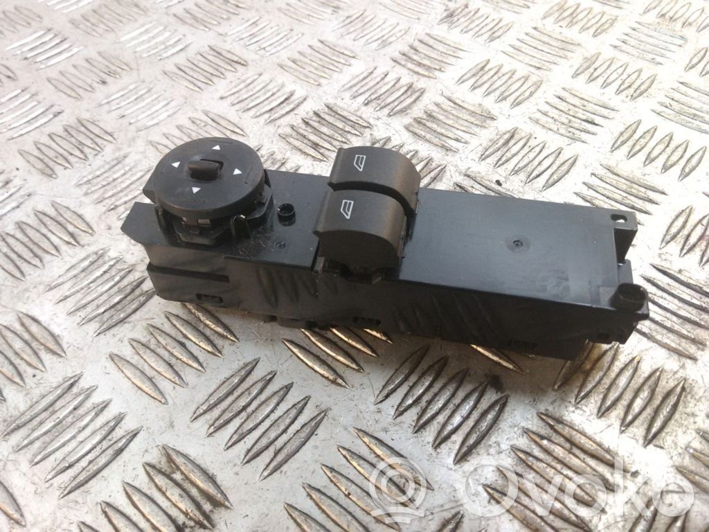 Ford Focus Electric window control switch 