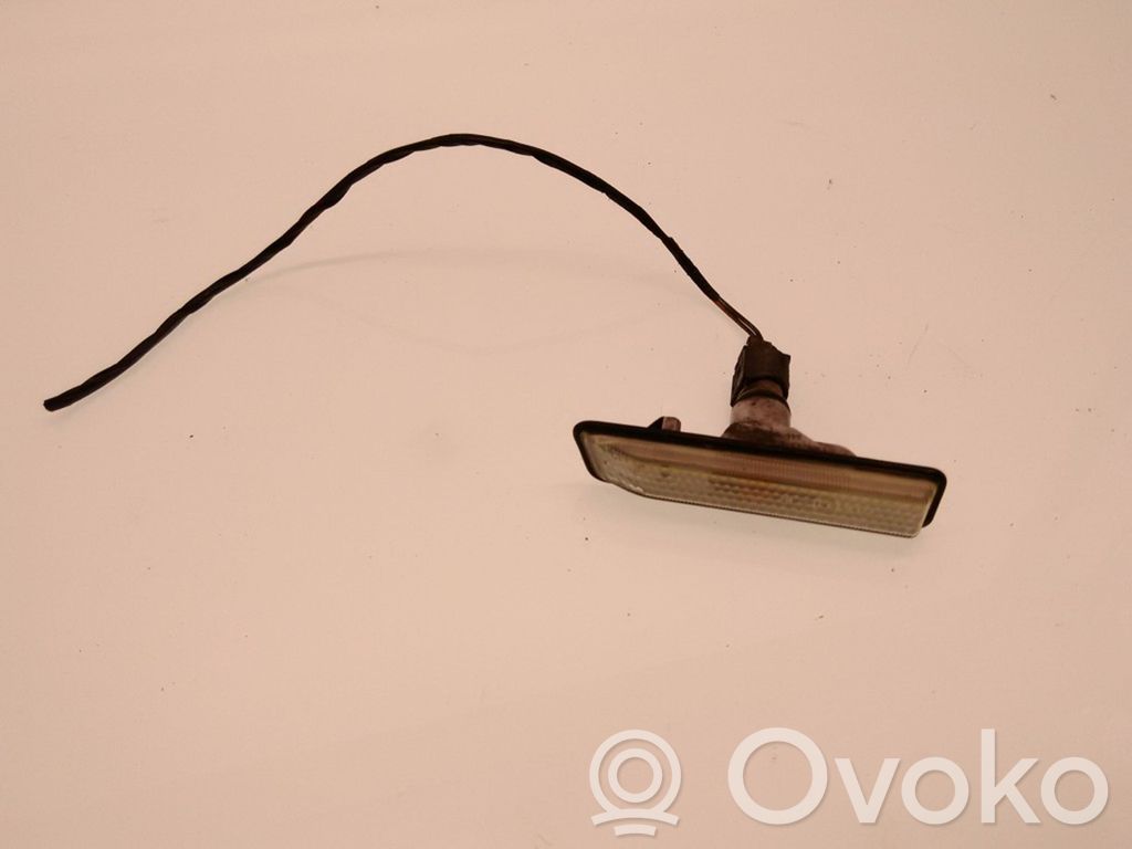 BMW X5 E53 Front fender indicator light 