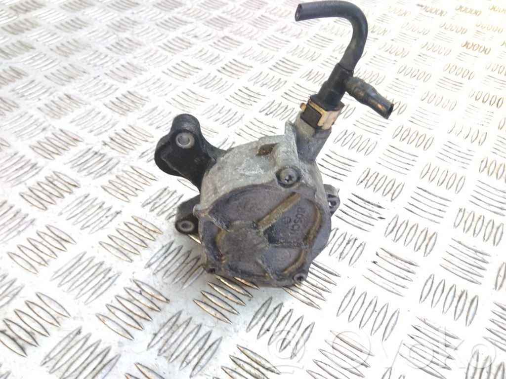 Ford Mondeo MK IV Vacuum pump 