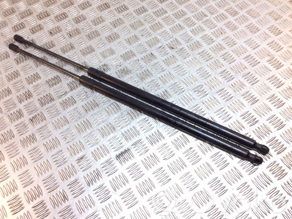 Ford Kuga II Shock absorber/damper mounting bracket 