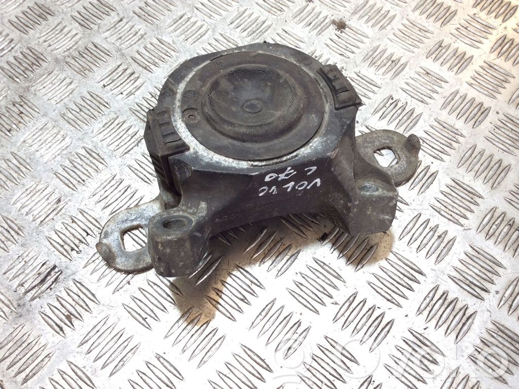 Volvo C70 Engine mount bracket 