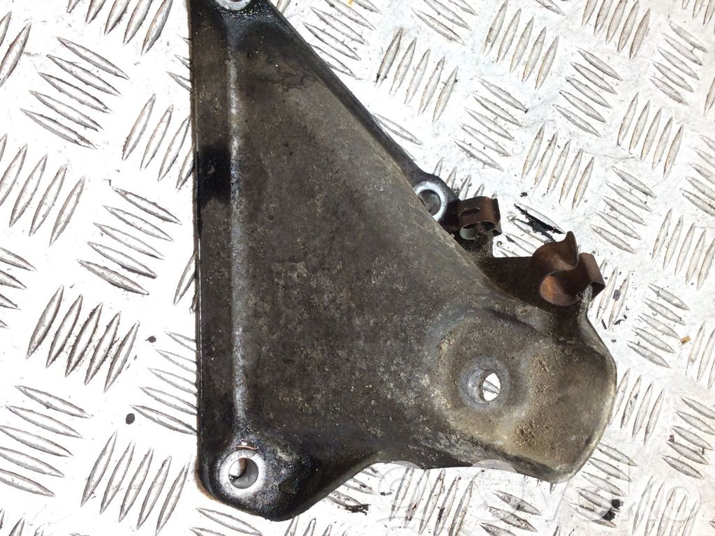 BMW 5 E60 E61 Engine mounting bracket 