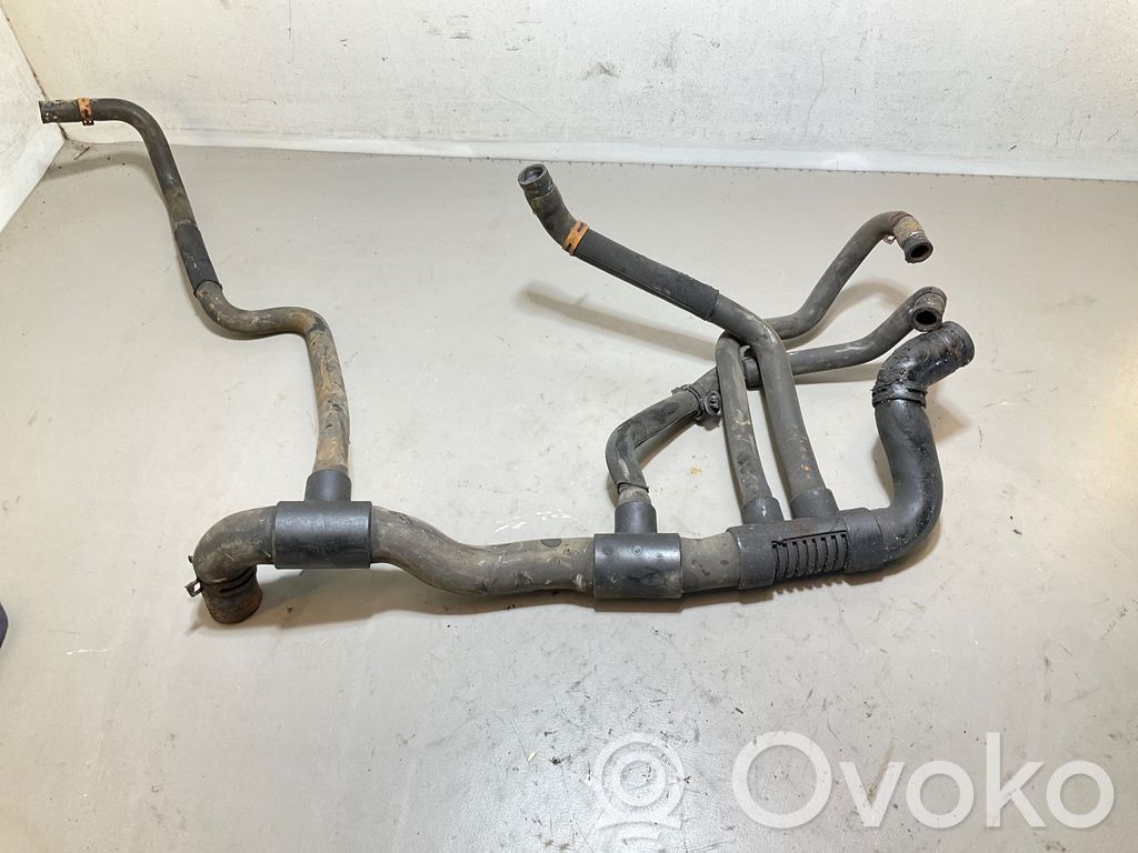 Engine coolant pipe/hose