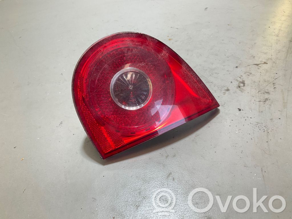 Volkswagen Golf V Lampy tylnej klapy bagażnika 