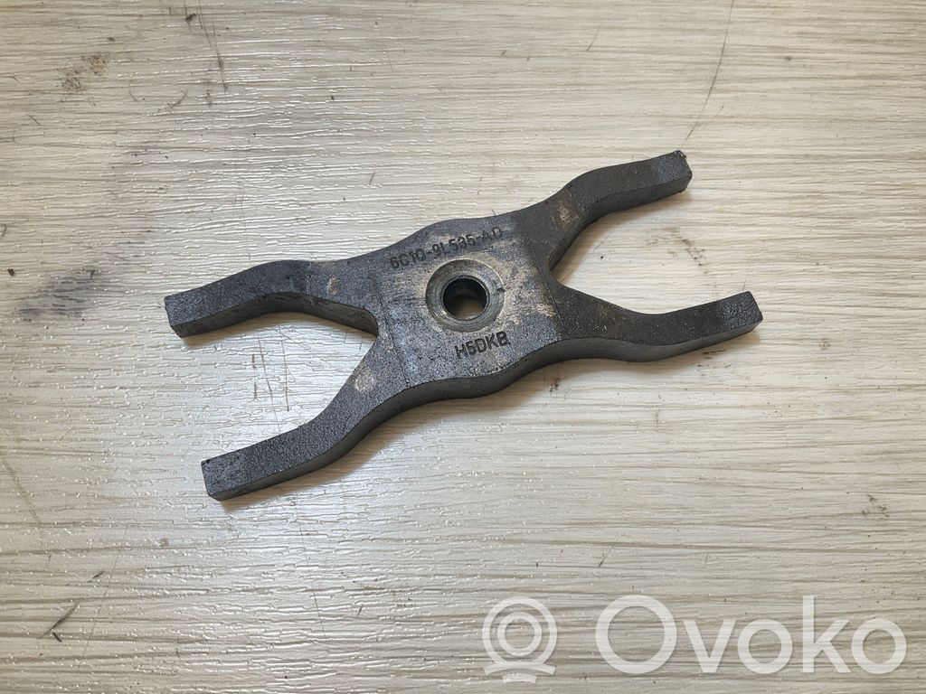 Ford Transit Abrazadera del inyector de combustible 