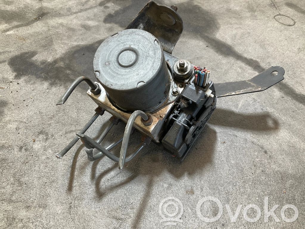 Toyota Corolla Verso AR10 Bomba de ABS 