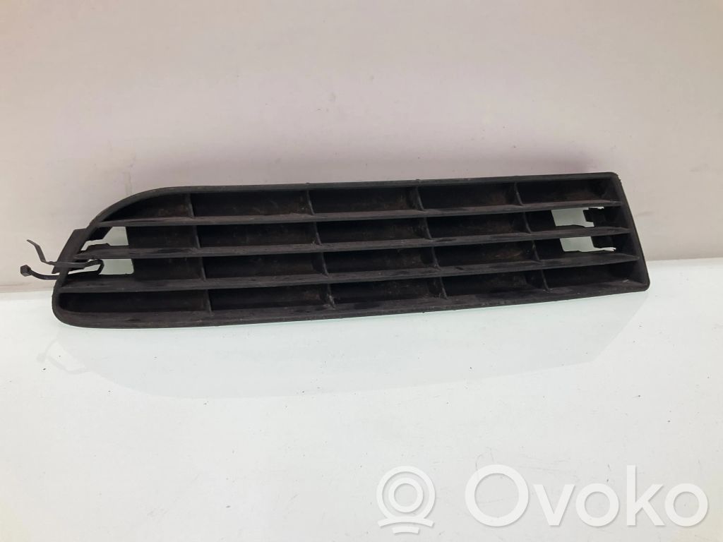 Audi A6 S6 C4 4A Kratka dolna zderzaka przedniego 