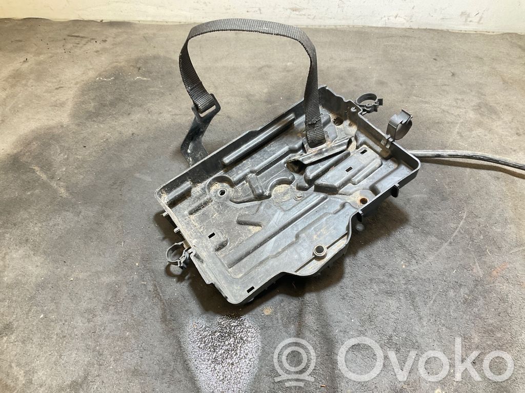 Opel Combo D Akumuliatoriaus tvirtinimo padas 