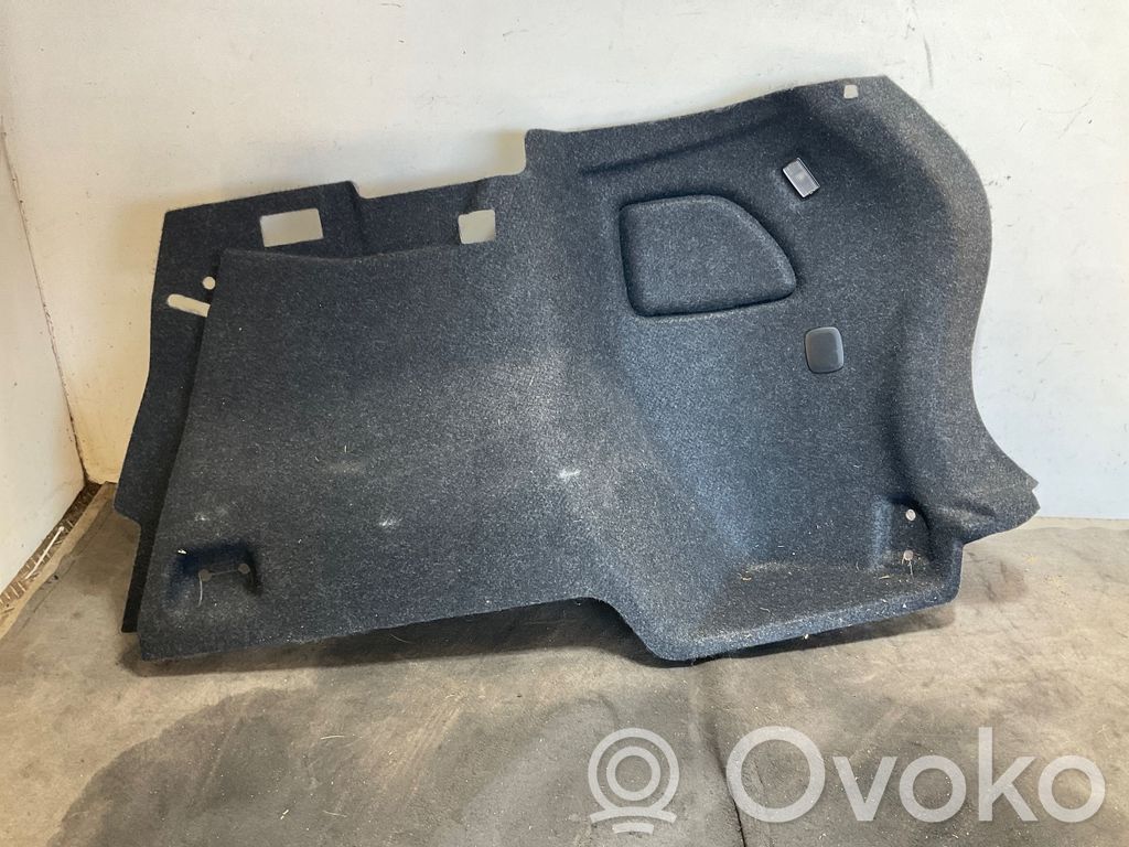 Volvo XC40 Boczek / Tapicerka / bagażnika 