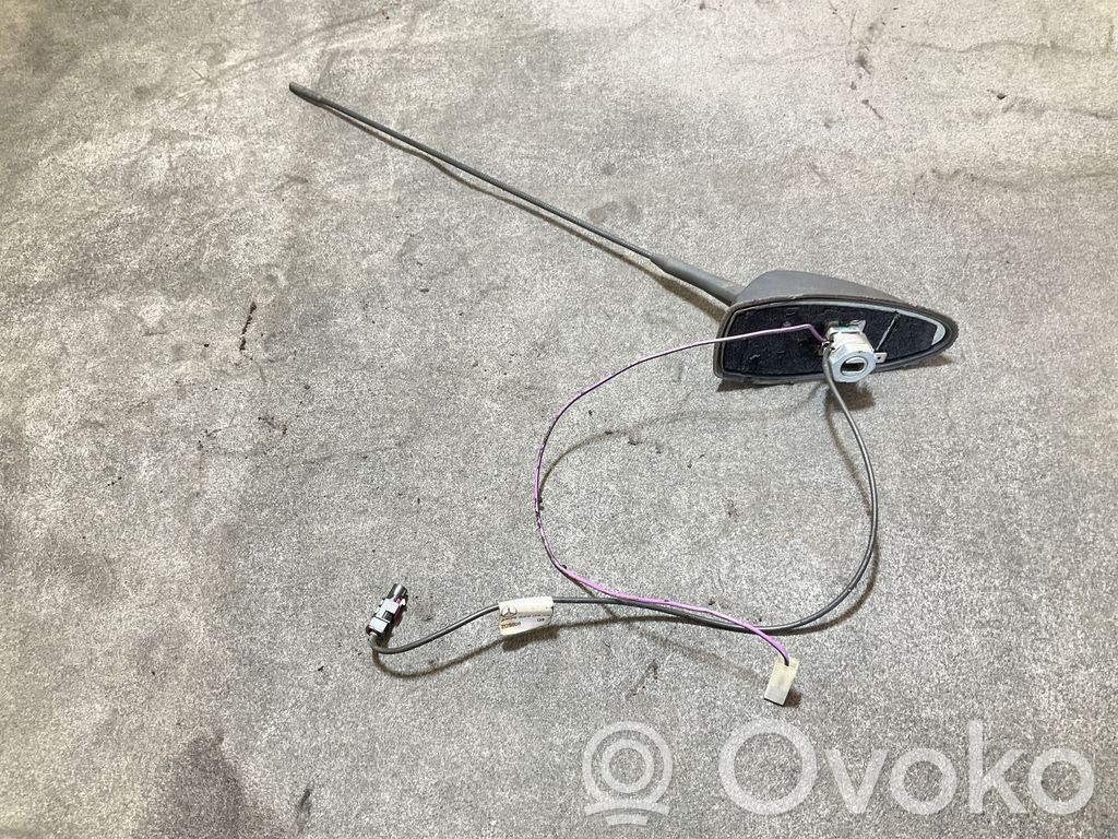 Mercedes-Benz Sprinter W906 GPS-pystyantenni 