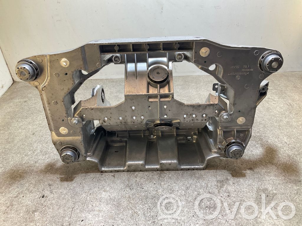 BMW i4 A/C compressor mount bracket 