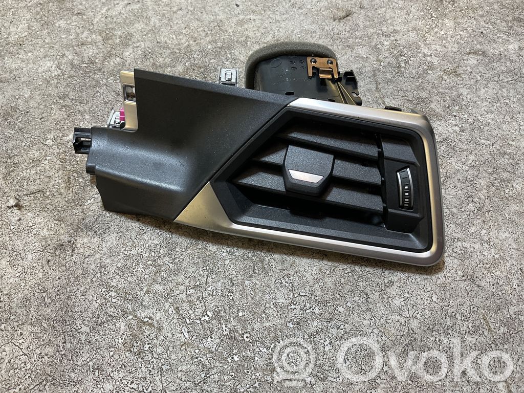 BMW i4 Copertura griglia di ventilazione laterale cruscotto 