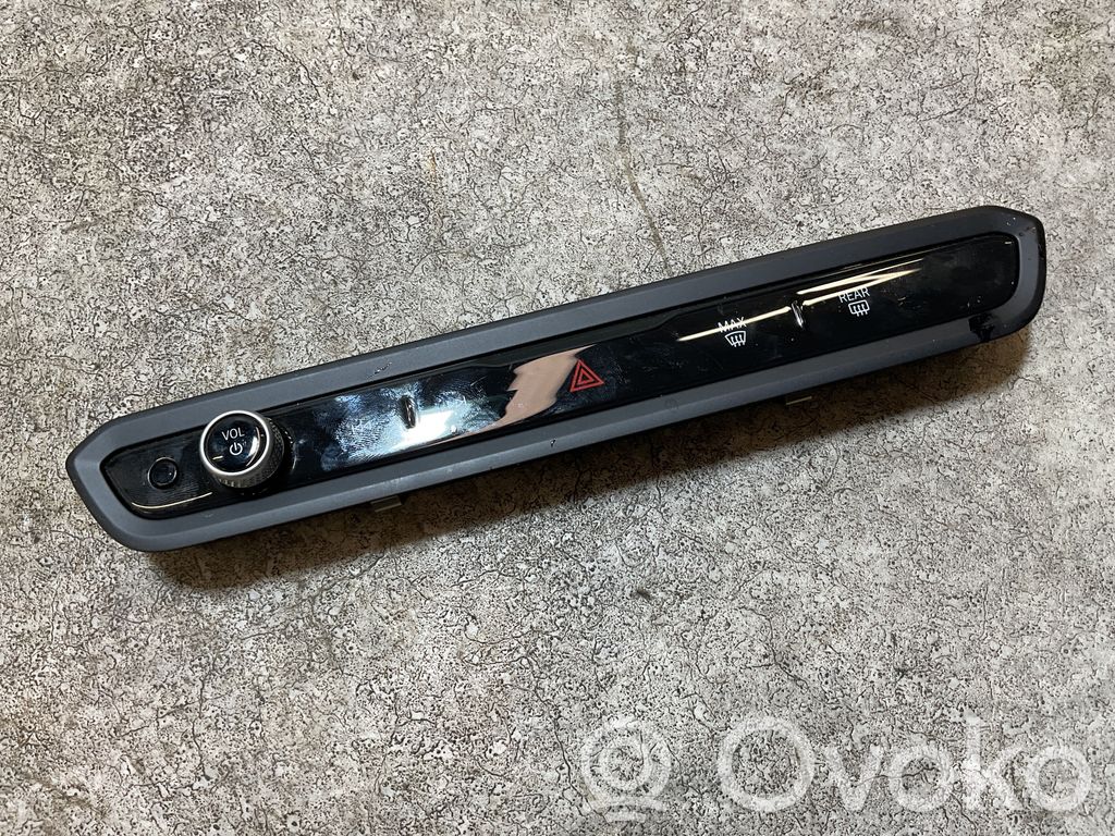 BMW i4 Sound control switch 