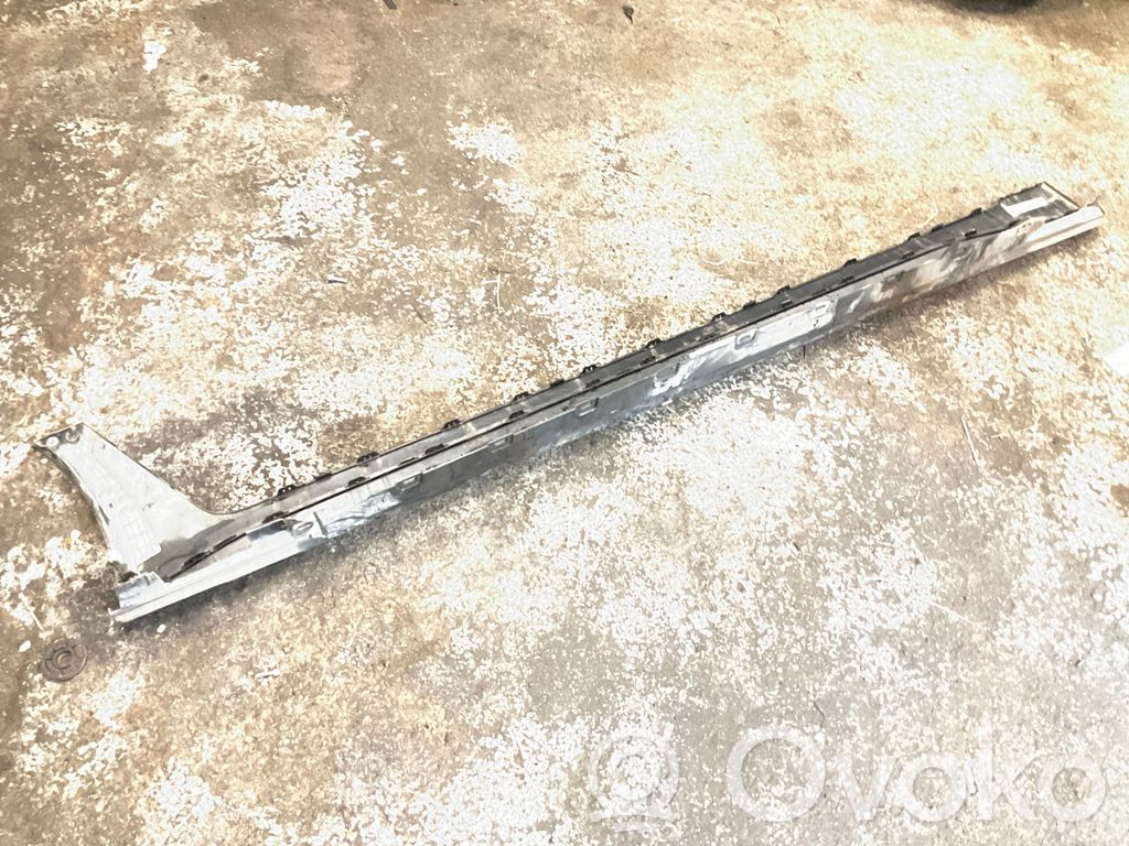 BMW i4 Sill 
