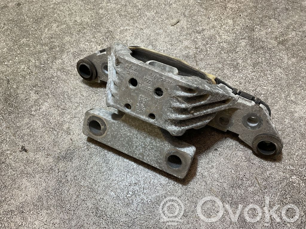 Opel Astra K Engine mount bracket 