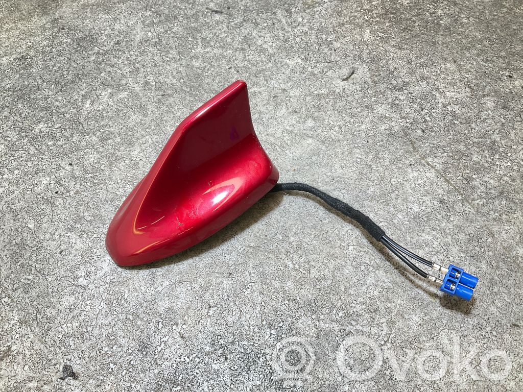 Ford Puma GPS-pystyantenni 
