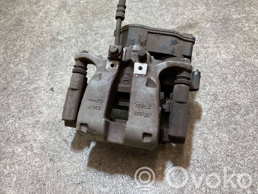 Tesla Model 3 Galinis suportas 