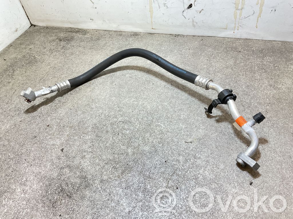 Ford Focus Ilmastointilaitteen putki (A/C) 