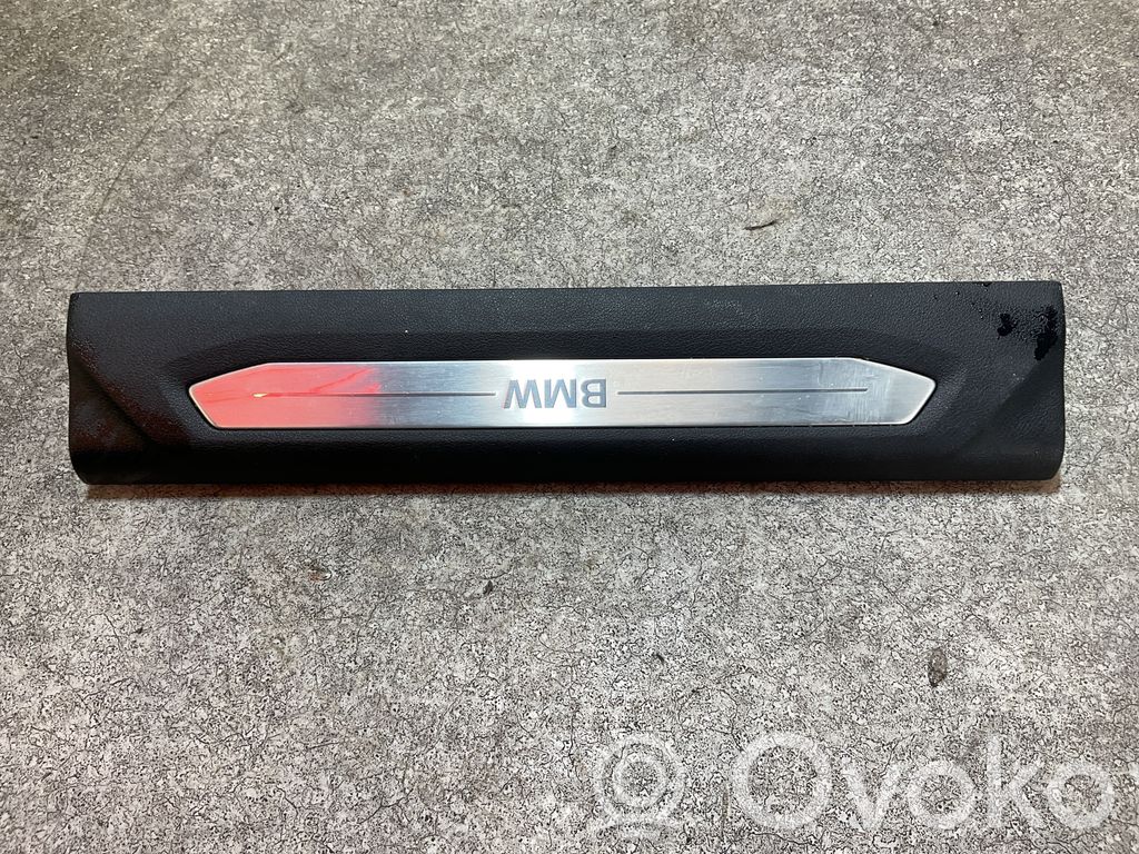 Listwa progowa przednia   B000831,7489947