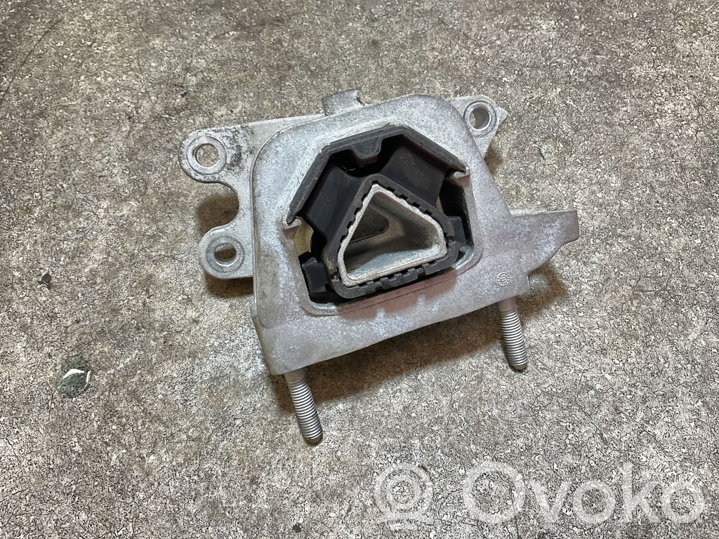 Citroen C4 III e-C4 Engine mount bracket 